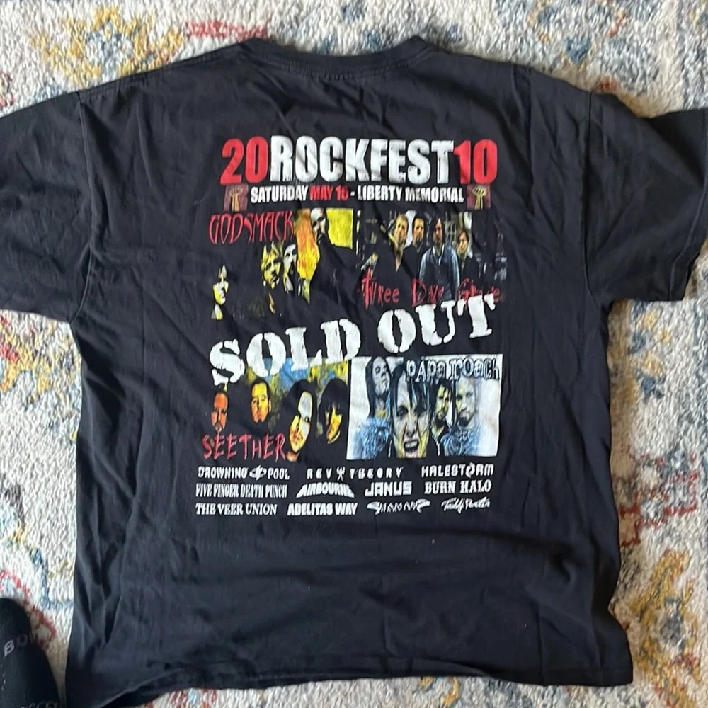 2010 ROCKFEST Tee - Picture 2 of 2